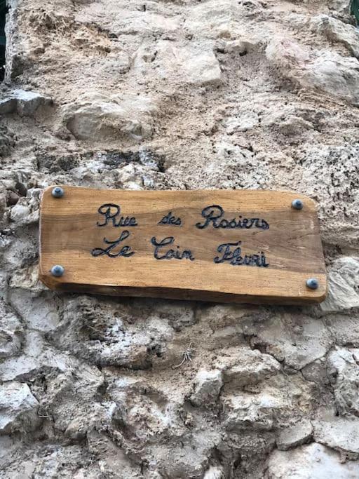 Studio Vue Sur La Roche, Au Calme Moustiers #1 Διαμέρισμα Εξωτερικό φωτογραφία
